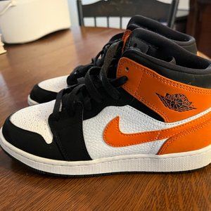Air Jordan 1 Mid 'Shattered Backboard'